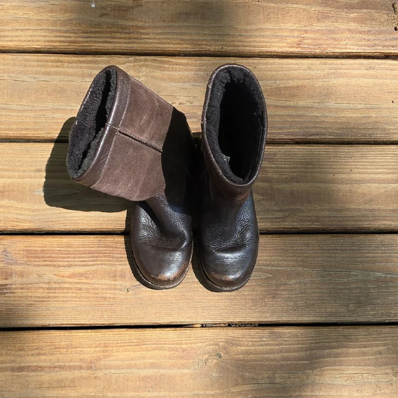 UGG Kids Brown Boots - Picture 2 of 4